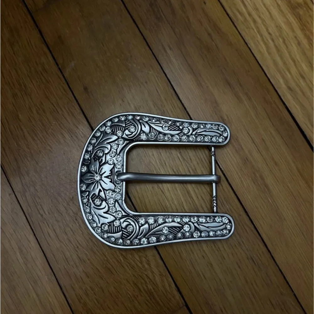 Decorative Silver Buckle Set - Picture 2 of 2